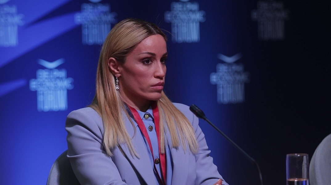 Καρολίνα Πελενδρίτου: Δεν της επετράπη η είσοδος σε ταξί με τον σκύλο-οδηγό της