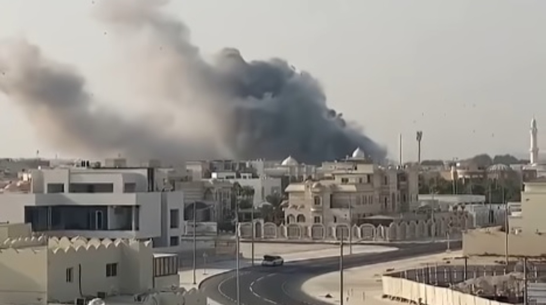 εκρηξη, καπνοι, σπιτια