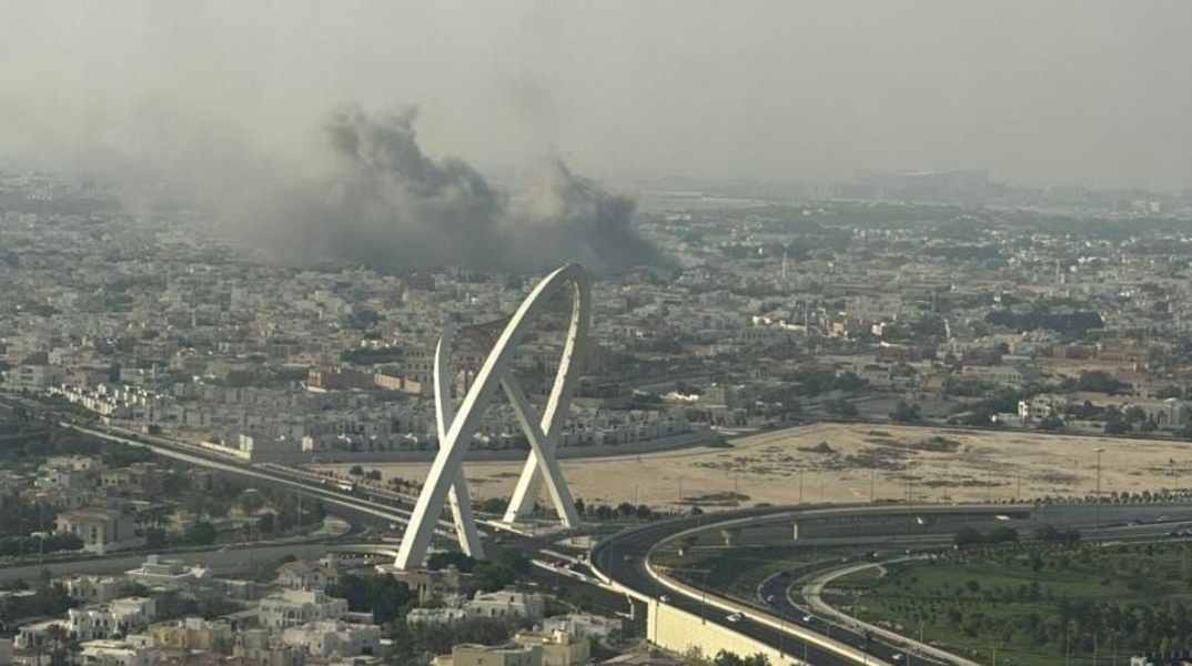 εκρηξη, καπνοι, πολυκατοικιες