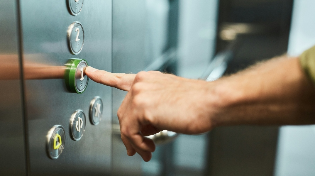 ανελκυστήρας, χερι, κουμπια