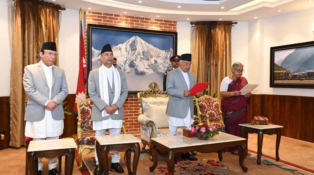 Η ορκωμοσία της Σουσίλα Κάρκι ως μεταβατική πρωθυπουργός του Νεπάλ