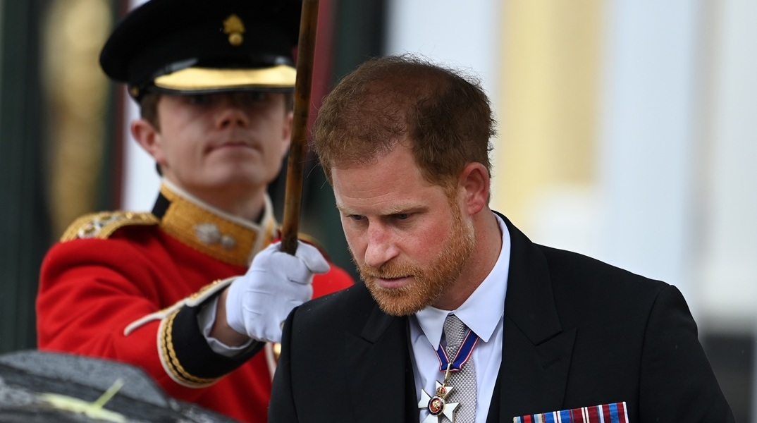 Τι οδήγησε στην επανένωση του Πρίγκιπα Χάρι με τον Βασιλιά Κάρολο