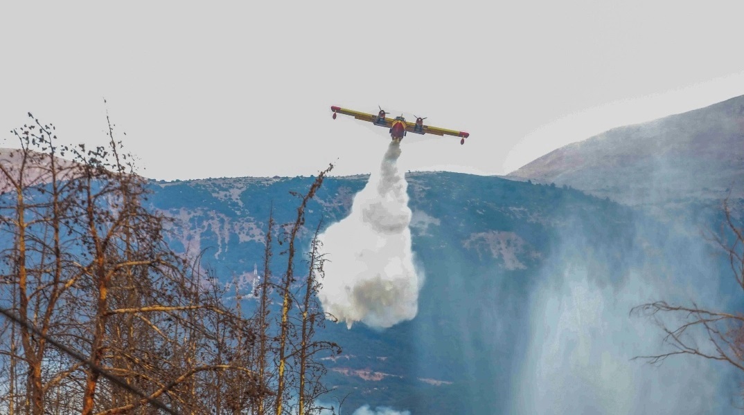 Φωτιά, αεροπλανο