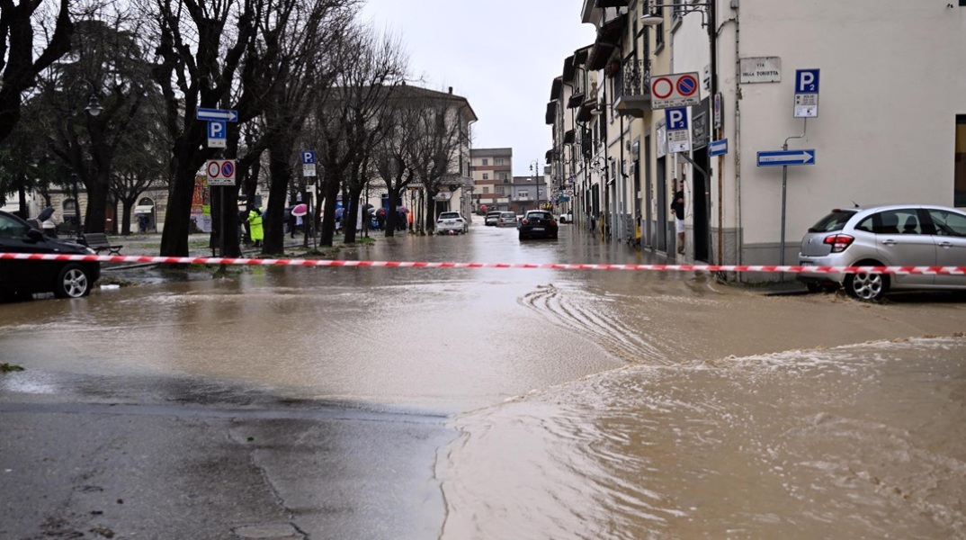Κύμα κακοκαιρίας σαρώνει την Ιταλία - Βυθισμένη στις λάσπες από τις ισχυρές καταιγίδες