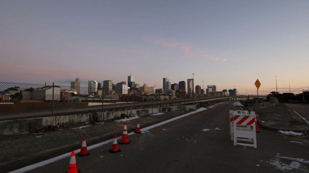 Πολύνεκρη ένοπλη επίθεση σε γραφείο της Υπηρεσία Μετανάστευσης στο Ντάλας