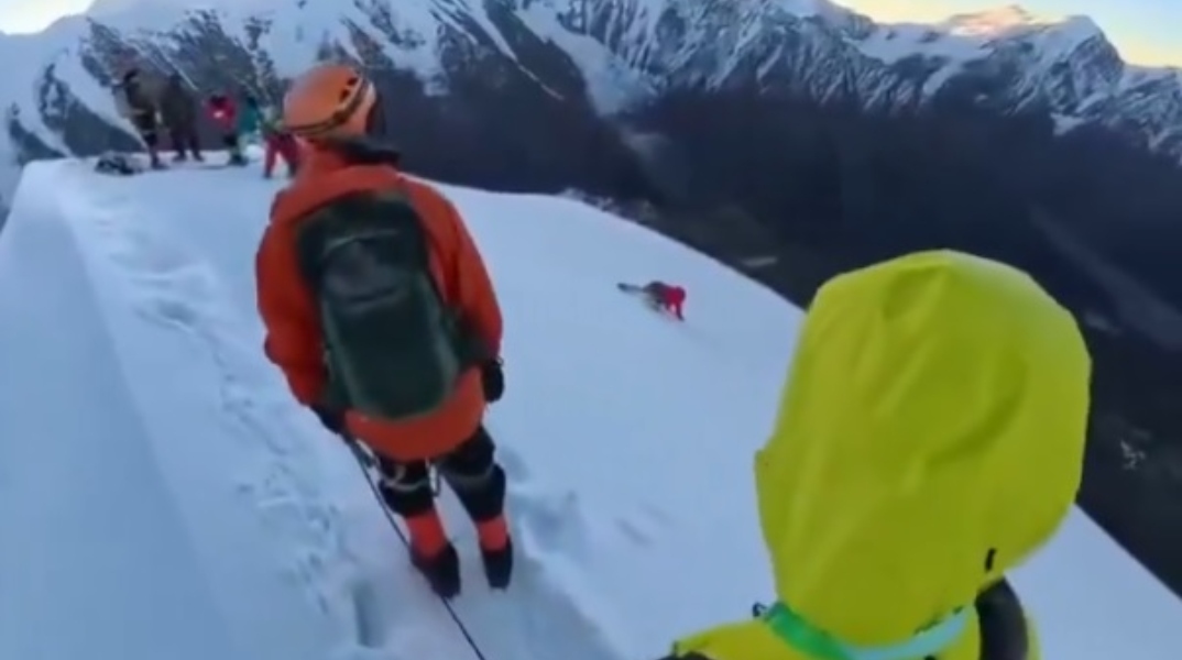 Κίνα: Ορειβάτης σκοτώθηκε για μια φωτογραφία