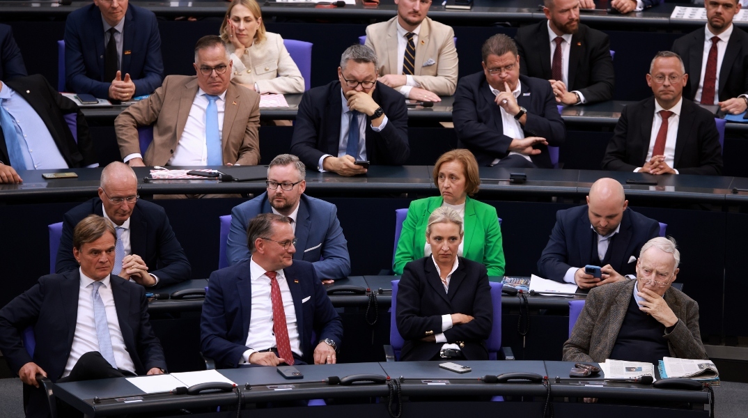 H Άλις Βάιντελ, συμπρόεδρος της Εναλλακτικής για τη Γερμανία με την κοινοβουλευτική της ομάδα 