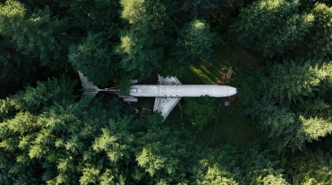 Η μόνη επιζήσασα ενός αεροπορικού δυστυχήματος αποκαλύπτει γιατί κάθεται πάντα στην πρώτη σειρά