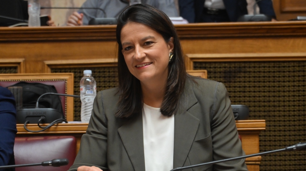 Η υπουργός Εργασίας και Απασχόλησης, Νίκη Κεραμέως 