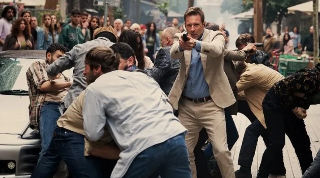 The Bricklayer, η ταινία που μέρος της γυρίστηκε στην πλατεία Εμπορίου