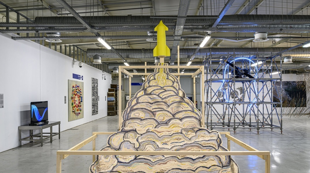 Λία Πέτρου, White Smoke Bright Flame (2025)