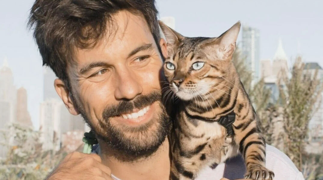 Γιατί οι άνδρες με γάτες είναι το πιο γοητευτικό trend στα social media