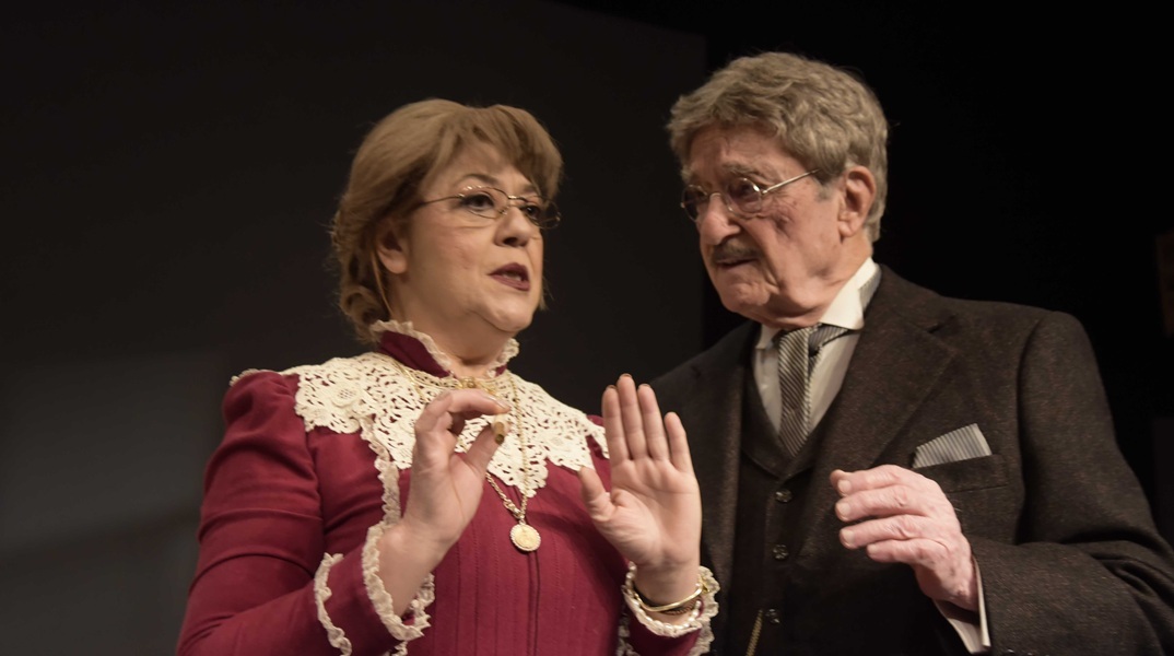 Το επάγγελμα της μητρός μου, θέατρο Στοά