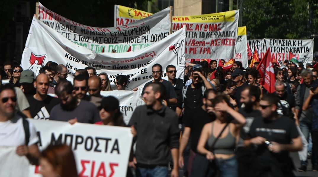 Δείτε εικόνες από τα απεργιακά συλλαλητήρια σε Αθήνα και Θεσσαλονίκη 