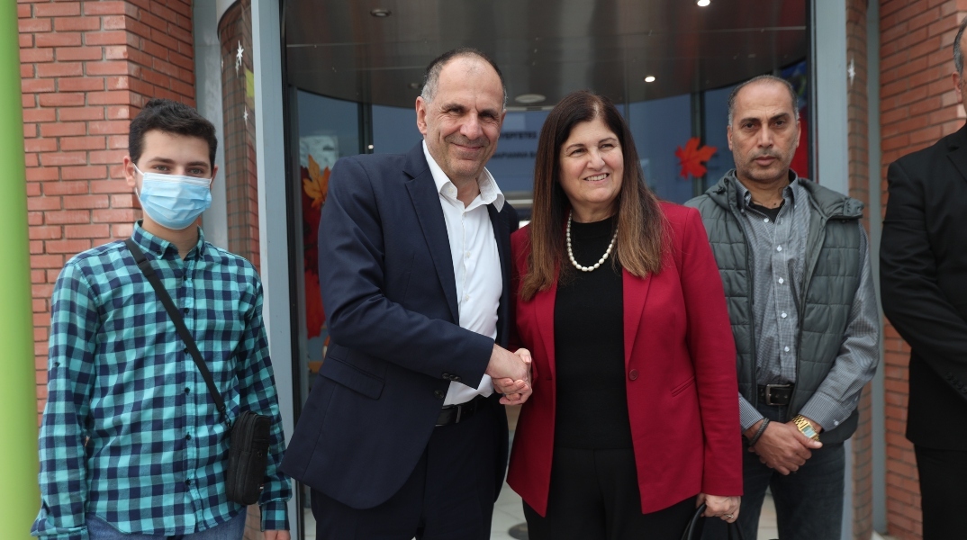 Ο υπουργός Εξωτερικών Γιώργος Γεραπετρίτης με την Παλαιστίνια ομόλογό του, Βαρσέν Αγαμπεκιάν