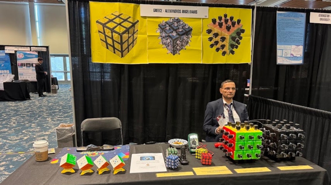 Ο Αλέξανδρος Αγγελιδάκης κέρδισε τρία βραβεία για καινοτόμο κύβο του Ρούμπικ