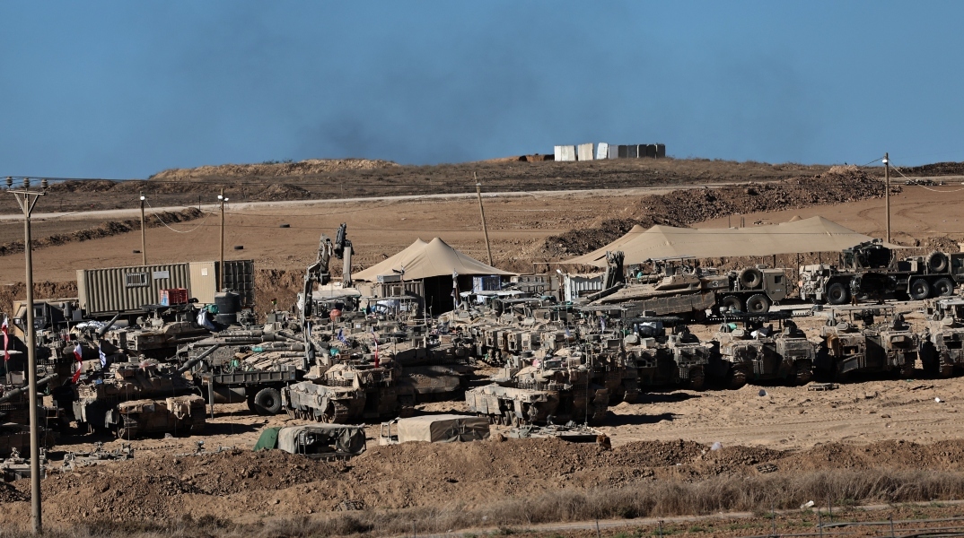 Ισραηλινά άρματα μάχης στη Γάζα