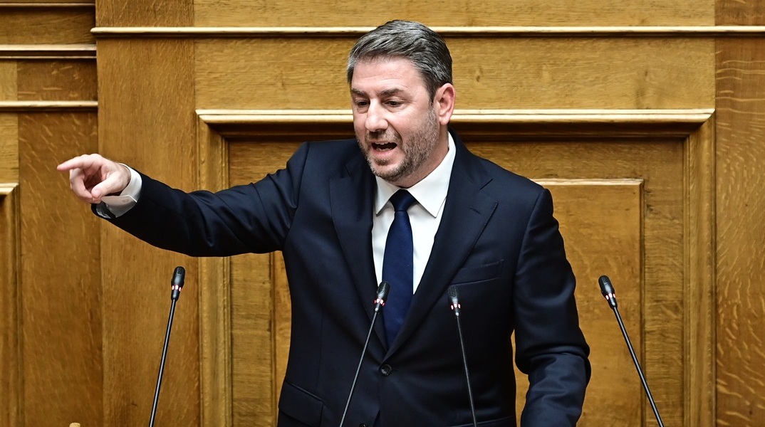 Ανδρουλάκης: Τίποτα δεν αλλάζει η τροπολογία, θέλετε απλά να τραβήξετε το αυτί του κ. Δένδια