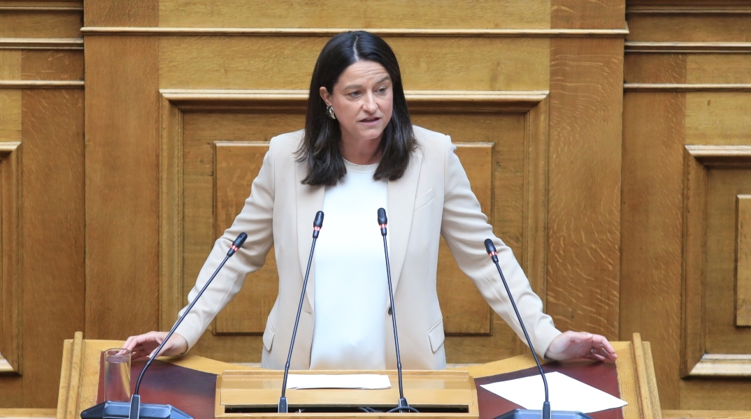 Η υπουργός Εργασίας και Κοινωνικής Ασφάλισης, Νίκη Κεραμέως