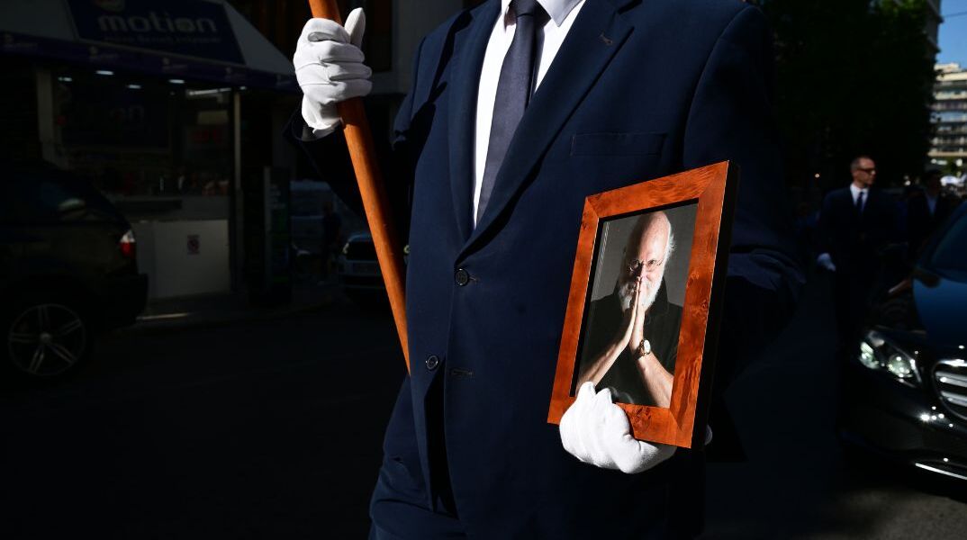 ΚΗΔΕΙΑ ΔΙΟΝΥΣΗ ΣΑΒΒΟΠΟΥΛΟΥ. ΕΞΟΔΙΟΣ ΑΚΟΛΟΥΘΙΑ ΣΤΗ ΜΗΤΡΟΠΟΛΗ ΑΘΗΝΩΝ (ΤΑΤΙΑΝΑ ΜΠΟΛΑΡΗ/EUROKINISSI)