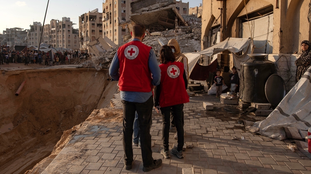 Ερυθρός Σταυρός, Χαμάς και μια ομάδα από την Αίγυπτο ψάχνουν στη Γάζα για σορούς ομήρων