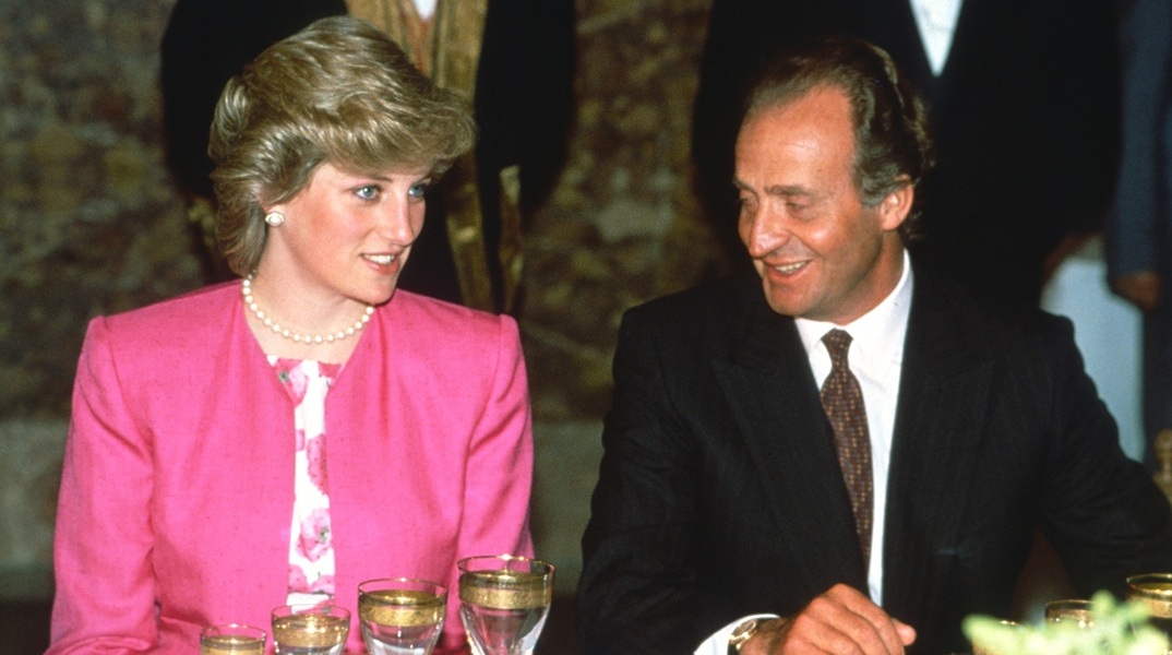 Ο πρώην βασιλιάς της Ισπανίας, Χουάν Κάρλος, «σπάει τη σιωπή» του για τη Νταϊάνα 