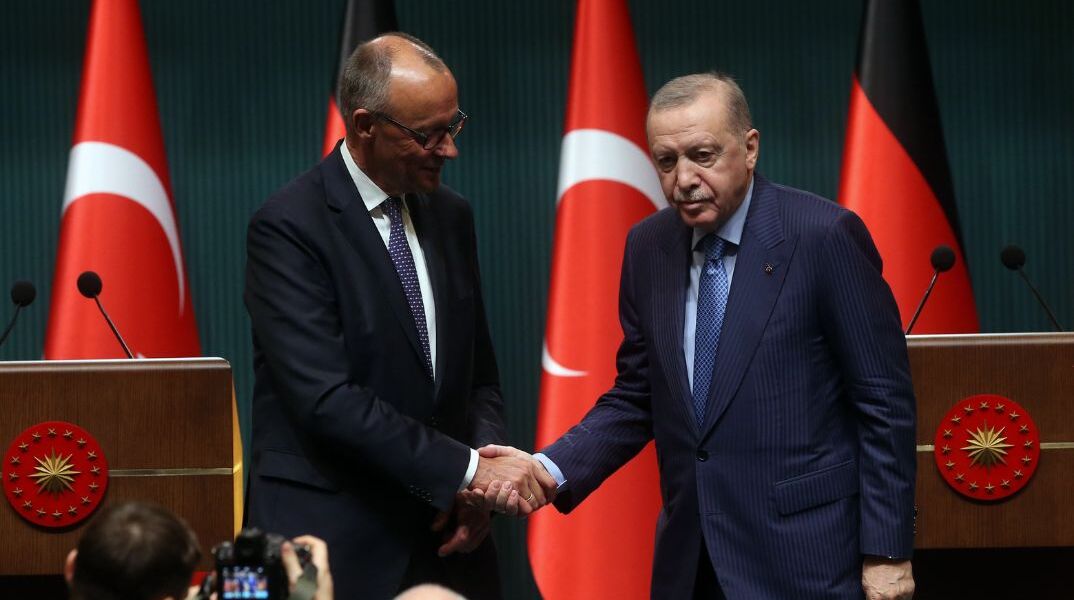 Συνάντηση Μερτς – Ερντογάν στην Άγκυρα με ανοιχτή διαφωνία για τη Γάζα