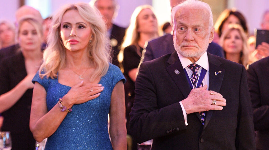 Ο 95χρονος Μπαζ Όλντριν σε πένθος: Πέθανε η σύζυγός του στα 66 της, δυο χρόνια μετά τον γάμο τους