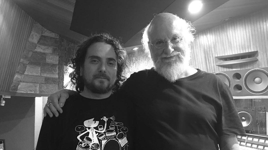 Διονύσης Σαββόπουλος και Στάθης Δρογώσης | Στο στούντιο Σιέρα, τον Νοέμβριο του 2017, για το τραγούδι «Λουλούδια στον γκρεμό»