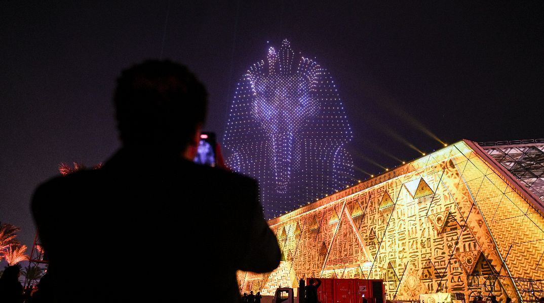 Μια νέα εποχή: Εντυπωσιακές φωτογραφίες από τα εγκαίνια του Μεγάλου Αιγυπτιακού Μουσείου