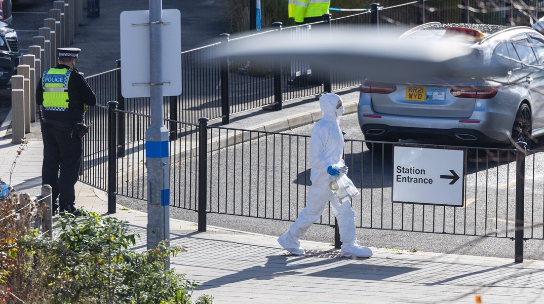 Βρετανία: Ένας άνδρας θεωρείται ύποπτος από την αστυνομία για την επίθεση με μαχαίρι σε τρένο