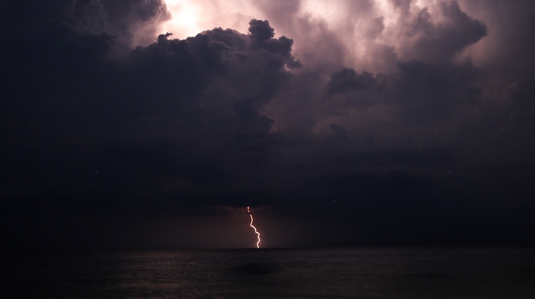 Έρχονται διαδοχικά κύματα κακοκαιρίας - «Επικίνδυνες βροχές και μεγάλος όγκος νερού»