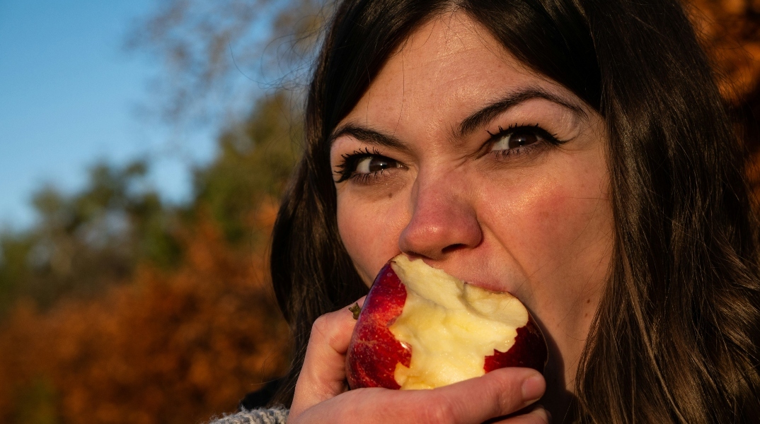 Τροφές που μας κάνουν να μυρίζουμε όμορφα
