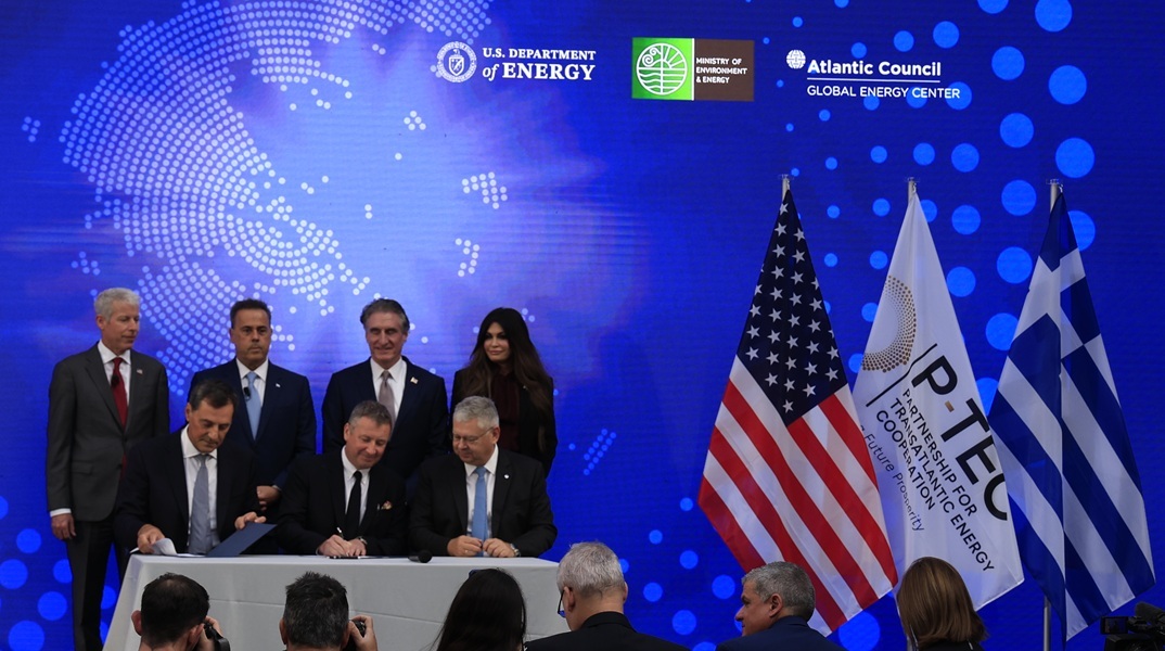 Υπεγράφη η ιστορική συμφωνία για γεώτρηση υδρογονανθράκων στο Ιόνιο - Η πρώτη στην Ελλάδα μετά από 40 χρόνια