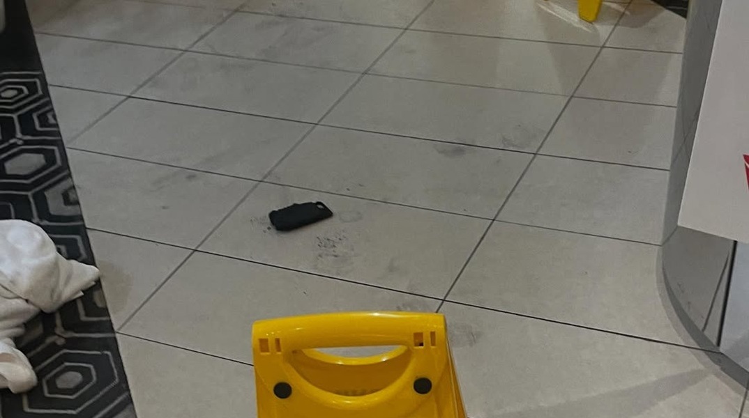 Άνδρας τυλίχθηκε στις φλόγες μετά από έκρηξη power bank στο αεροδρόμιο της Μελβούρνης