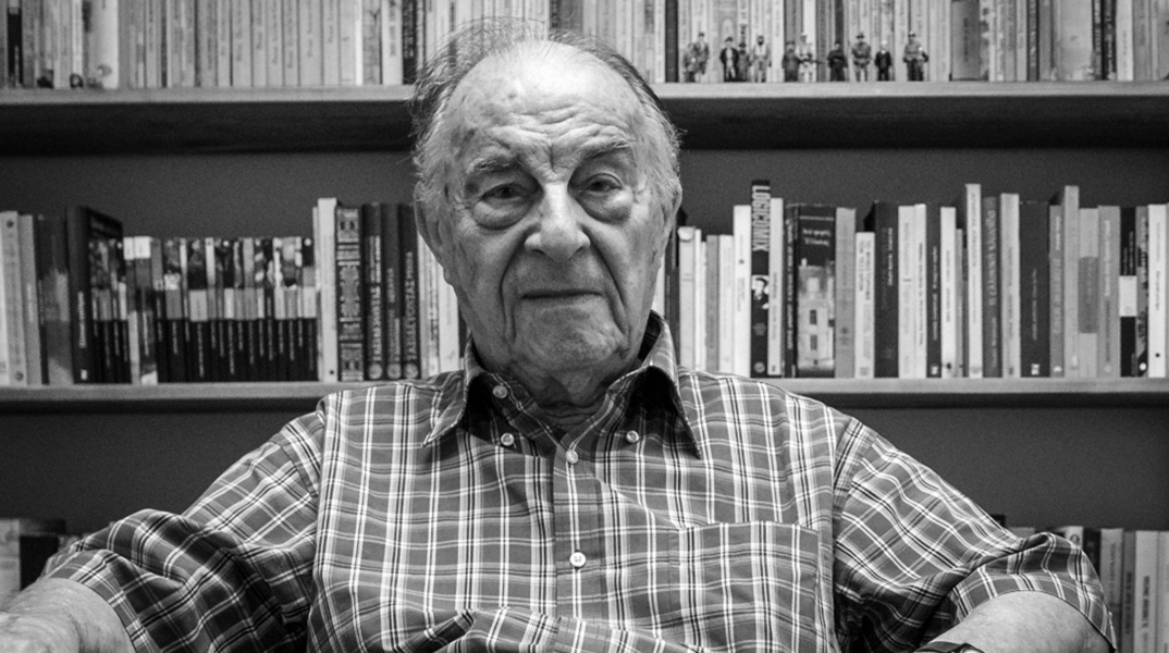 Ο Βασίλης Παναγιωτόπουλος συνομιλεί με τον Ηλία Κανέλλη