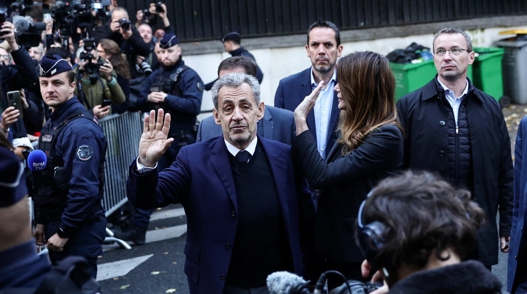 Ο Νικολά Σαρκοζί με την Κάρλα Μπρούνι