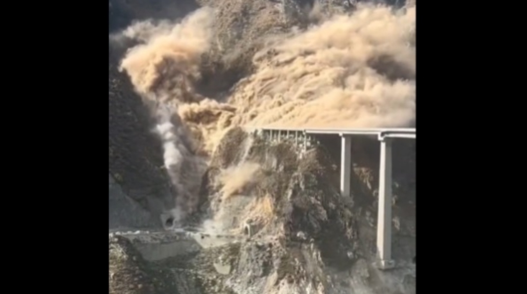 κατάρρευση γέφυρας στην Κινα