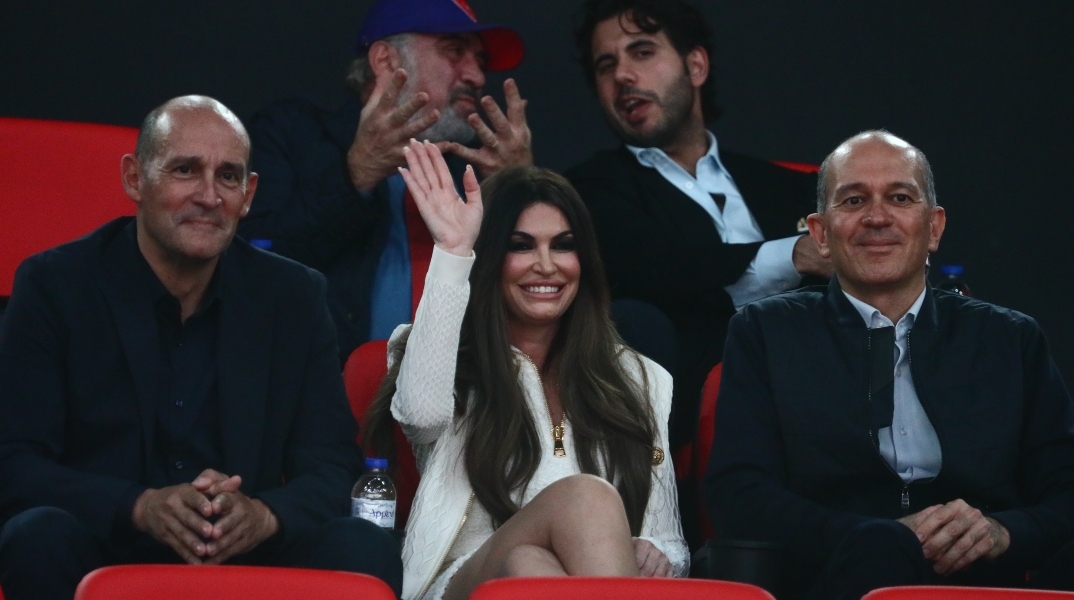 Η πρέσβειρα των ΗΠΑ, Κίμπερλι Γκίλφοϊλ στο ΣΕΦ