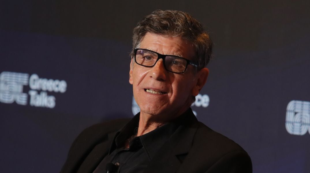 Ο Γιάννης Μπέζος