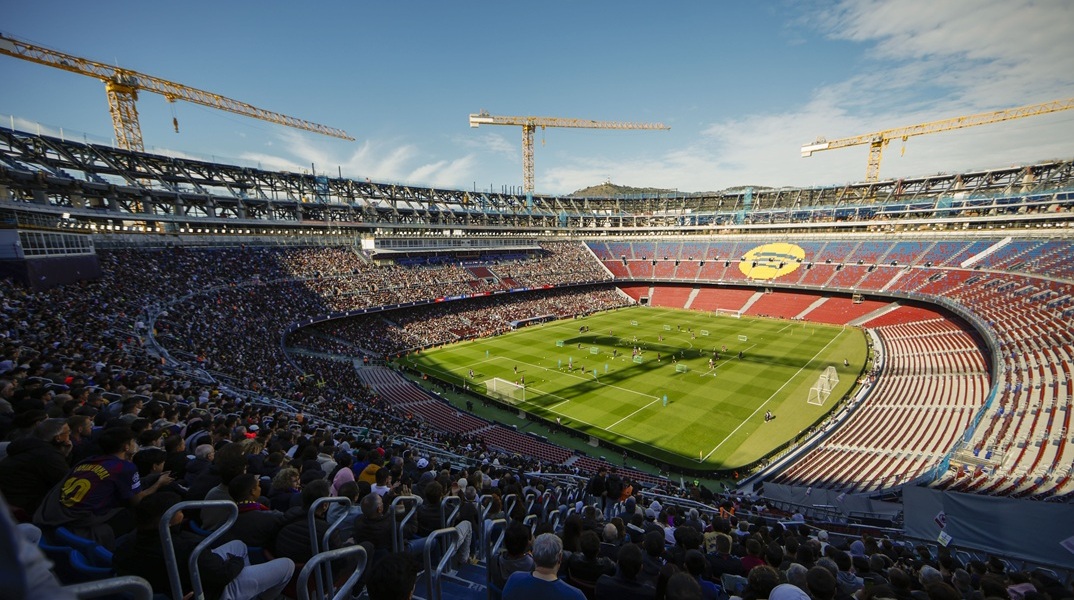 2,5 χρόνια μετά η Μπαρτσελόνα επιστρέφει σπίτι της – Το νέο Κάμπ Νου ανοίγει τις πόρτες του