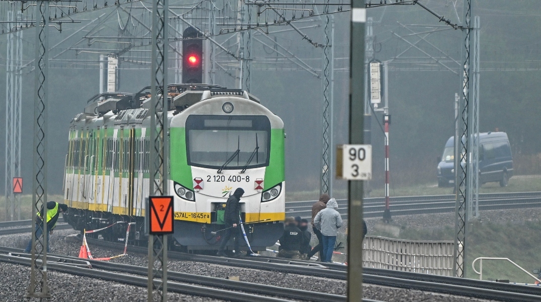 Πολωνία: Έκρηξη σε σιδηροδρομική γραμμή