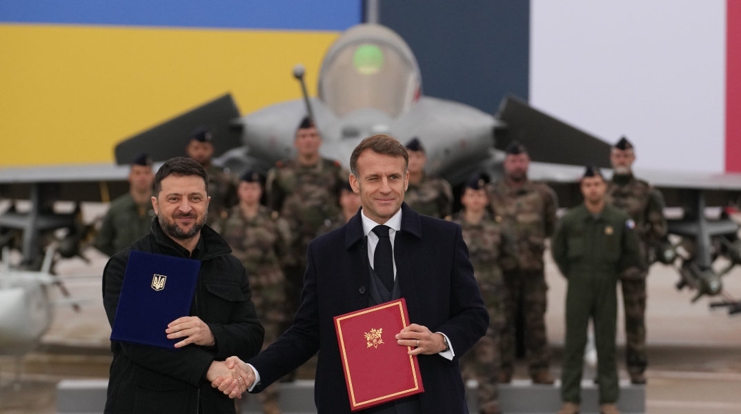 Συνάντηση Μακρόν-Ζελένσκι στο Παρίσι