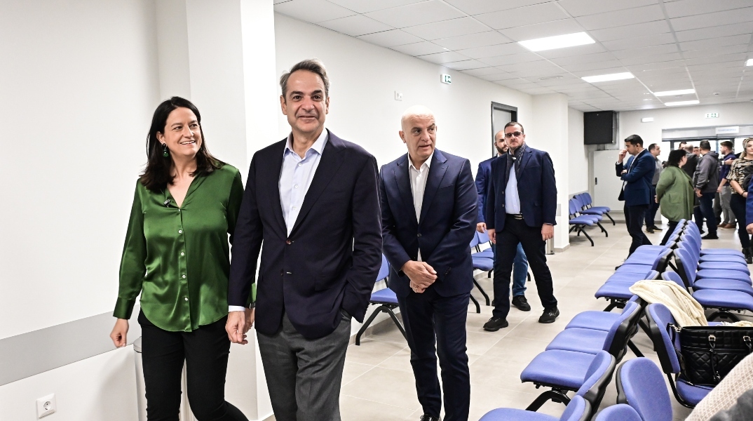 Επίσκεψη Μητσοτάκη - Κεραμέως στο νέο Κέντρο Πιστοποίησης Αναπηρίας του Πειραιά	