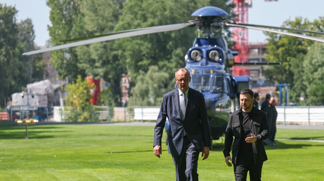 O καγκελάριος Μερτς με τον Βολοντιμίρ Ζελένσκι