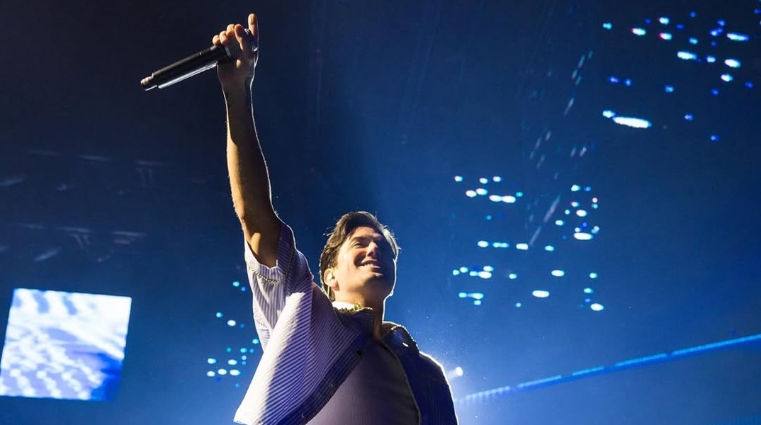 Αιματηρό ατύχημα on stage για τον Λόγκαν Χέντερσον - Διακόπηκε η συναυλία