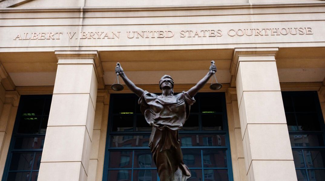 Ομοσπονδιακή δικαστής στις ΗΠΑ ακυρώνει τις υποθέσεις κατά Κόμεϊ και Λετίσια Τζέιμς