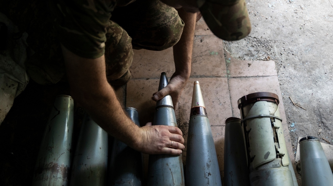 Ουκρανία, στρατιωτης, βομβες