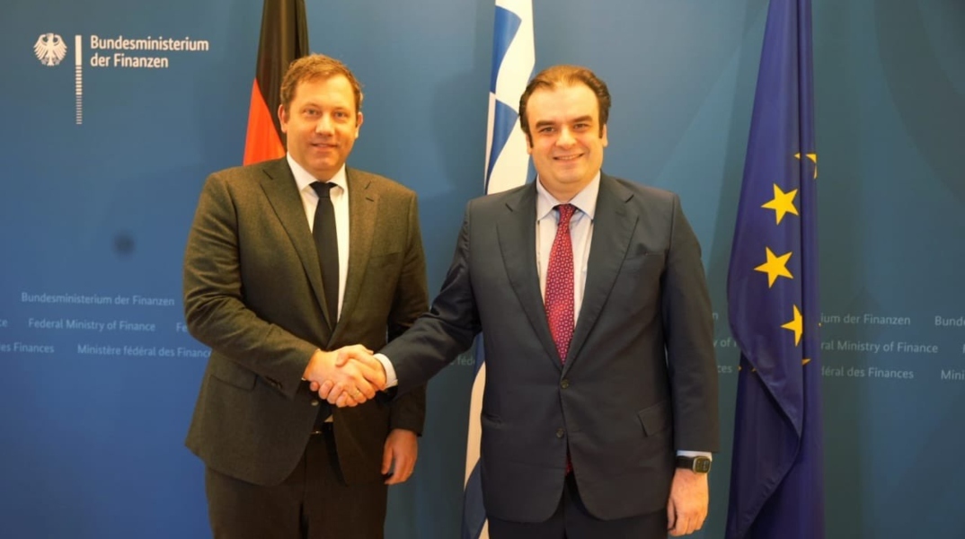 Ο Κυριάκος Πιερρακάκης με τον Λαρς Κλίνγκμπαϊλ 