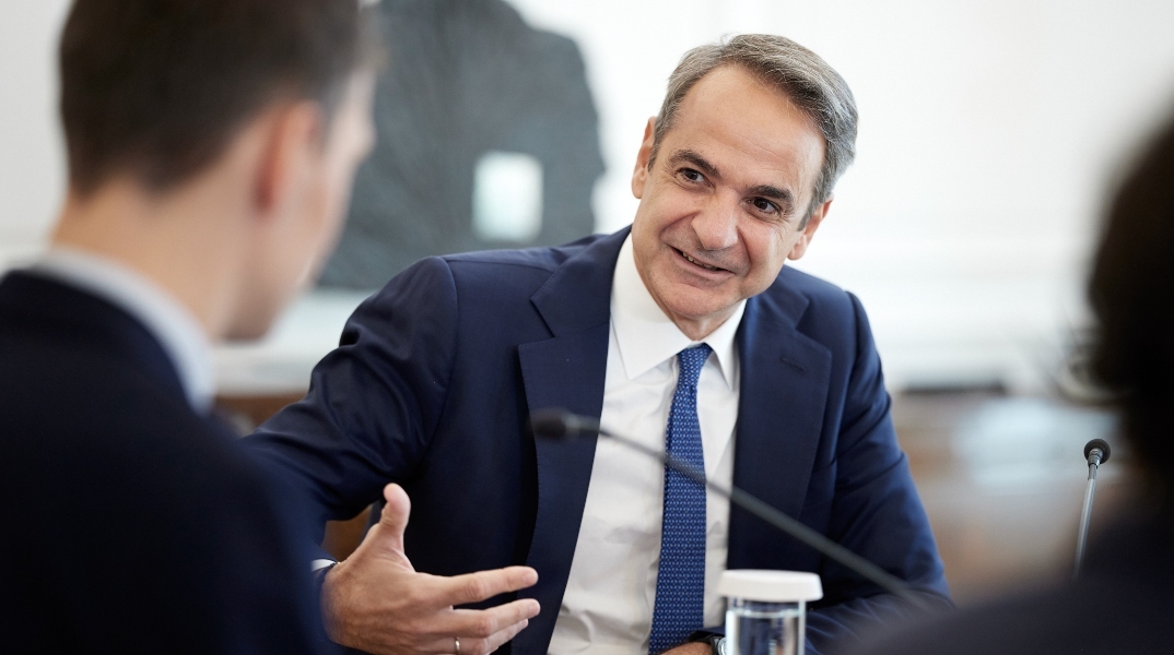 Συνάντηση του Πρωθυπουργού Κυριάκου Μητσοτάκη με τον CEO της MISTRAL, Arthur Mensch